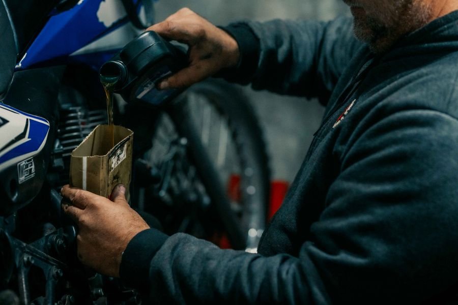 Aceite mineral para mantenimiento de motocicletas