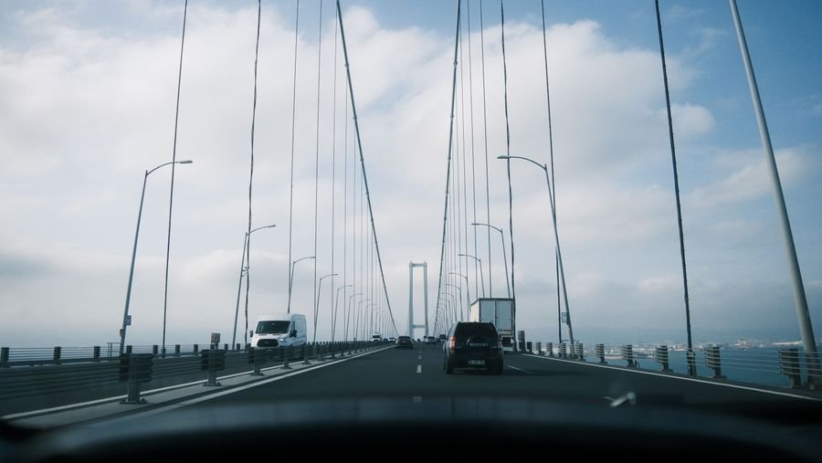 vehiculos puente colgante 2 Vehículos en puente colgante